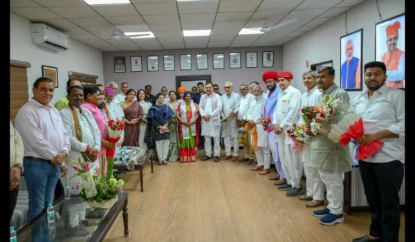 सीएम भजनलाल शर्मा की गवर्नर कटारिया से शिष्टाचार भेंट