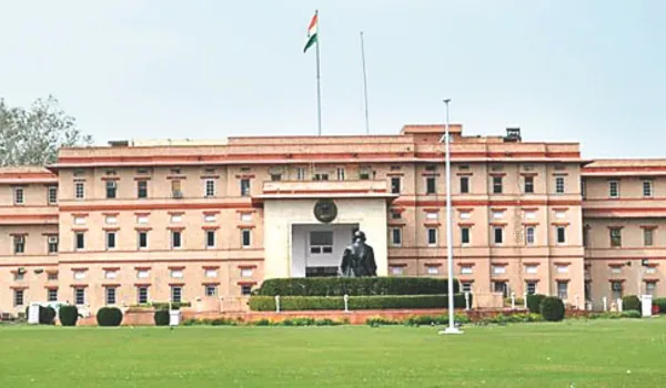 दो दर्जन IAS अफसरों के पास दूसरे विभागों के अतिरिक्त चार्ज