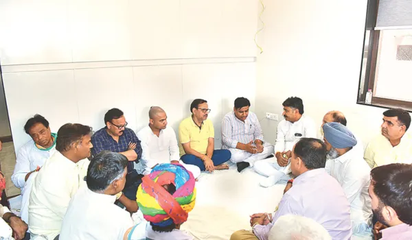 महेश जोशी के आवास पर पहुंचकर राजनेताओं और हस्तियों ने दी श्रद्धांजलि