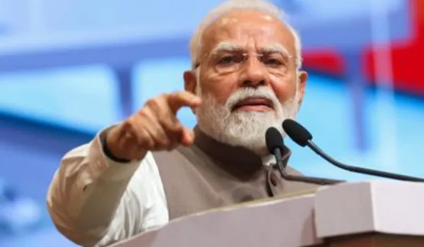 कांग्रेस, वाम दल फैला रहे हैं सांप्रदायिक एजेंडा: मोदी