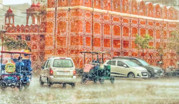 धोरों में बिछी ओलों की चादर तेज अंधड़ से भारी नुकसान