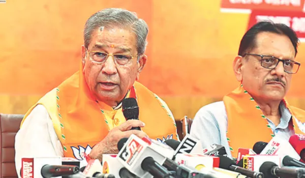 सोशल मीडिया पर दिख रही है गहलोत की हताशा