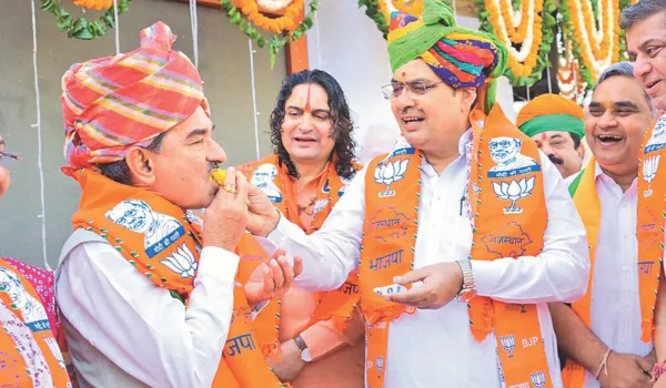 कार्यकर्ता पार्टी को सशक्त और अजेय बनाएं: सीएम