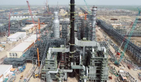 कांग्रेस ने काम में देरी और लागत वृद्धि पर सरकार को घेरा