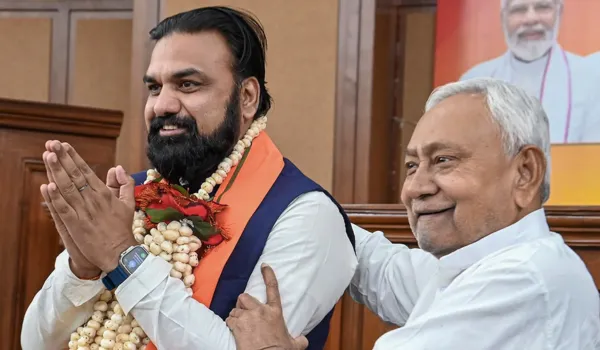 नीतीश के बाद अब 'सम्राट' युग