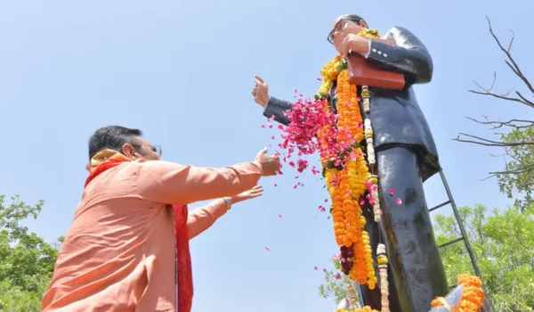 भाजपा वर्तमान में संवैधानिक मूल्यों को कर रही कमजोर