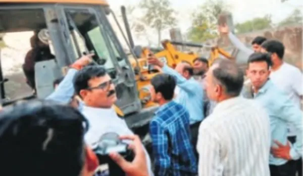 B-2 बाईपास पर बुलडोजर एक्शन, विरोध में पथराव