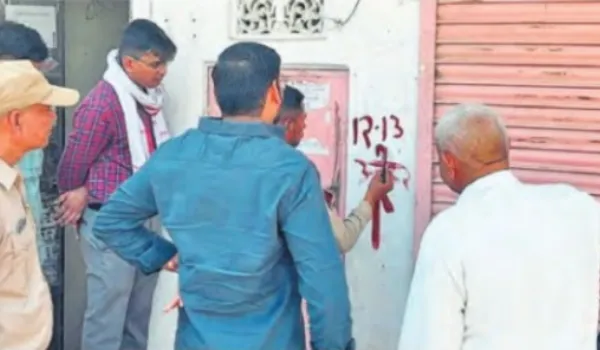 सिरसी रोड पर 'लाल' निशान से हड़कप, किया विरोध