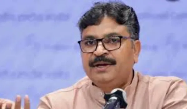 इतिहास का अपमान कर भाजपा ने दिखाया अपना चाल चरित्र