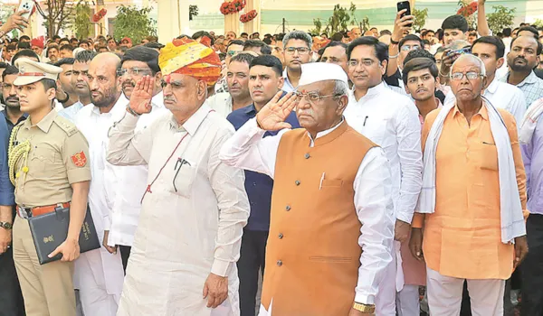 अर्चना और अनुज ने थामा एक-दूजे का हाथ