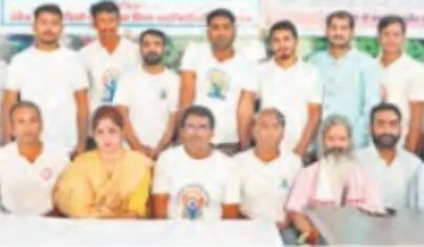 योग सिखाने वाले 'गुरुजी' करेंगे अनशन