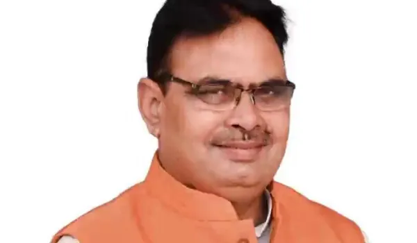जीरो टॉलरेंस... एक IAS सहित 55 अधिकारियों पर कार्रवाई