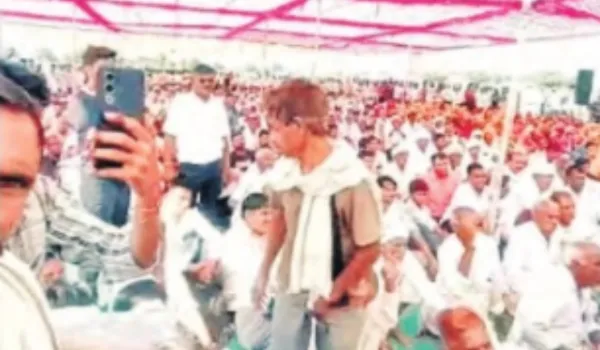 15 गांवों की महापंचायत, SHO को हटाने के आश्वासन पर माने