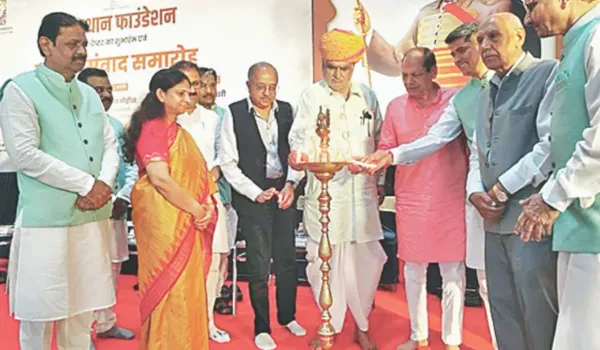 प्रवासियों से राज्य में निवेश और परोपकार का आह्वान