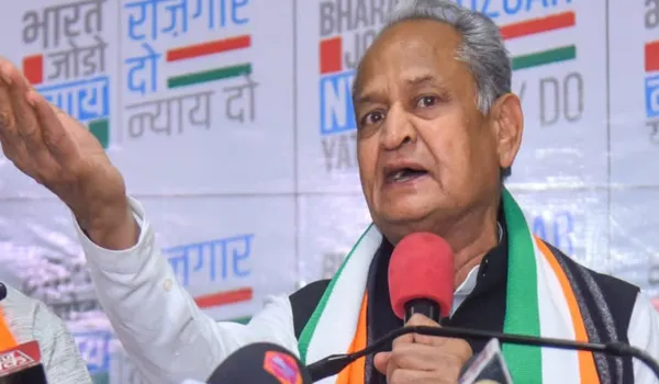 सरकार को हाई कोर्ट के फैसले के अनुरूप करवाने होंगे चुनावः गहलोत