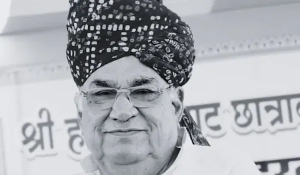 श्रद्धांजलि देने उमड़े लोग, सैन्य सम्मान से अंत्येष्टि आज