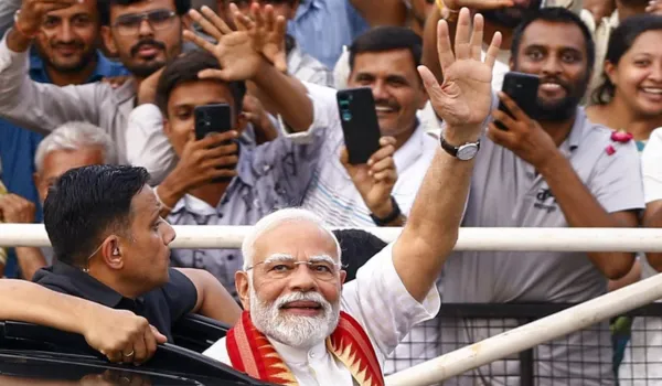 पीएम मोदी का अहमदाबाद रोड शो... भविष्य गढ़ता, गुजरात को ऊर्जा से भरता