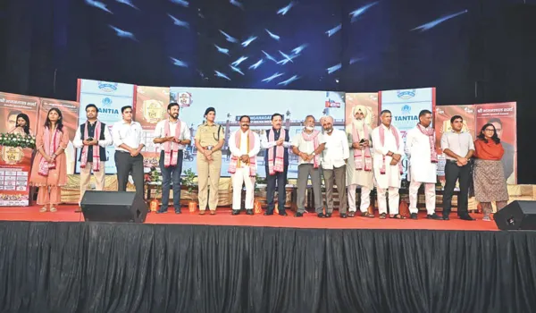 समाजसेवा, प्रशासनिक और खेल जगत के सितारों का सम्मान