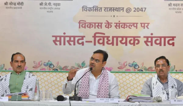 जनप्रतिनिधि जनता से करें संवादः CM