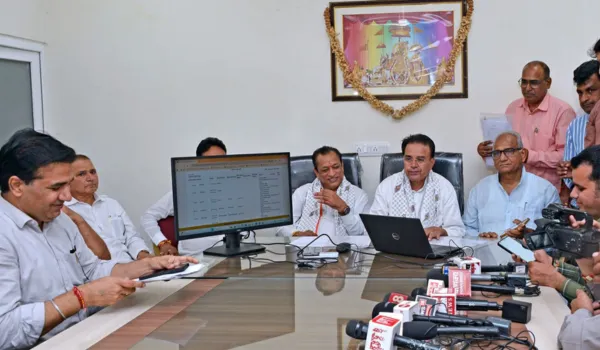 जयपुर के 4,905 बुजुर्गों को सरकार कराएगी मुफ्त तीर्थ यात्रा