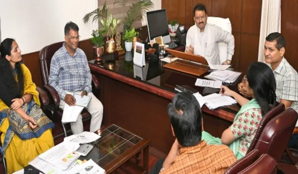 उपमुख्यमंत्री ने ऑनलाइन टिकटिंग और यात्री सुविधाओं पर दिया जोर
