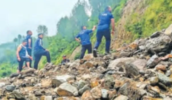उत्तराखंड में बादल फटा, 5 की मौत... मनाली का एक हिस्सा बहा