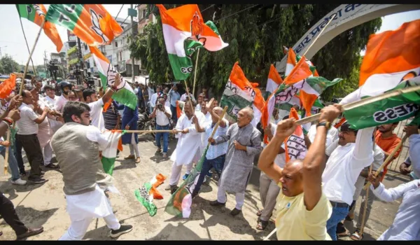 पटना में भाजपा व कांग्रेस कार्यकर्ताओं में झड़प