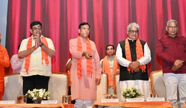 अलवर में 10 करोड़ की लागत से बनेगी हॉकी एस्ट्रोटर्फः मांडविया