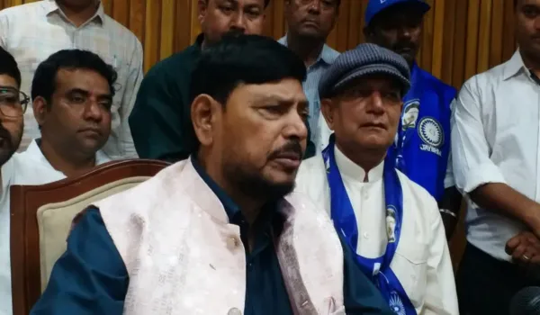 भूमिहीनों को 5-5 एकड़ जमीन दें, 2029 में फिर मोदी ही बनेंगे पीएम