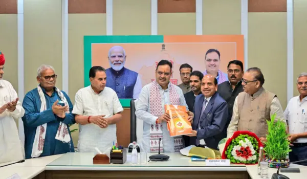 आरक्षण की बिछी बिसात अब सरकार की बारी