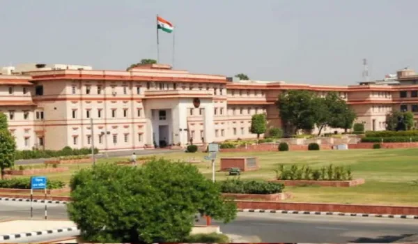 आला अफसरों की खींचतान से गुटबाजी तक... कई विभागों में बिगड़े हालात