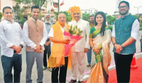 देशभक्ति औपचारिक अवसरों तक सीमित नहीं रखें यह हमारे दैनिक जीवन में भी दिखाई देनी चाहिए