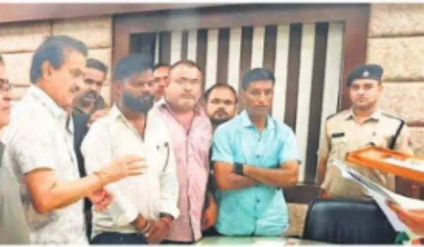 हजारों मतदाताओं का वार्ड बदला, कांग्रेस ने जताया विरोध