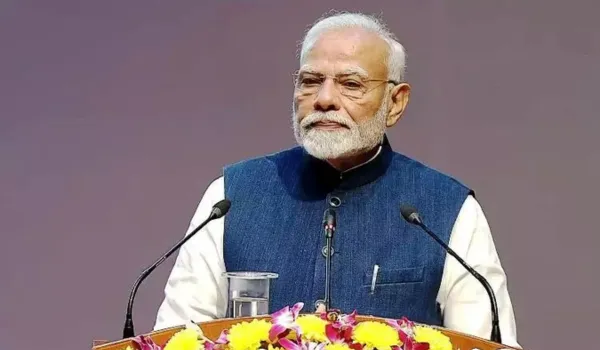 PM मोदी का मंत्रः युवाओं से जुड़ें, नीति में नई सोच लाएं