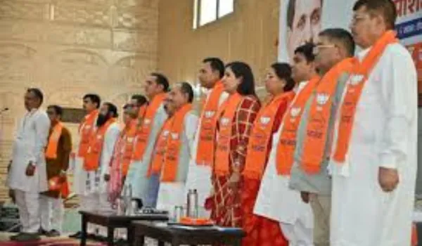 BJP का 19 बिंदु फॉर्मूला, कांग्रेस में आए पांच हजार आवेदन