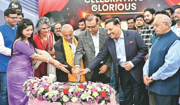 महिलाओं और किसानों को समर्पित दो नए मासिक अवार्ड लॉन्च