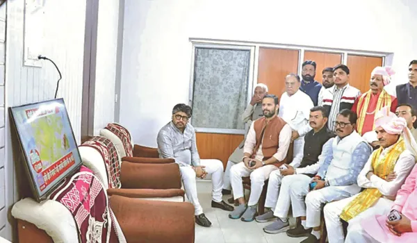 भाजपा नेताओं ने सुनी पीएम मोदी की 'मन की बात'