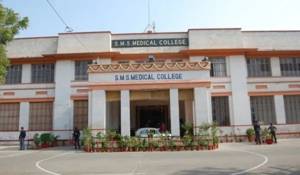 रैगिंग करने वाले स्टूडेंट्स के परिजनों को देंगे नोटिस, कल होगी बैठक