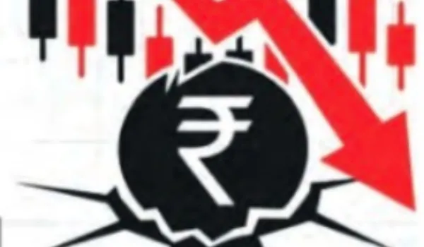 रुपया पहली बार 90 के स्तर पर पहुंचा