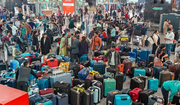 इंडिगो की 1000 से ज्यादा फ्लाइट्स कैंसिल