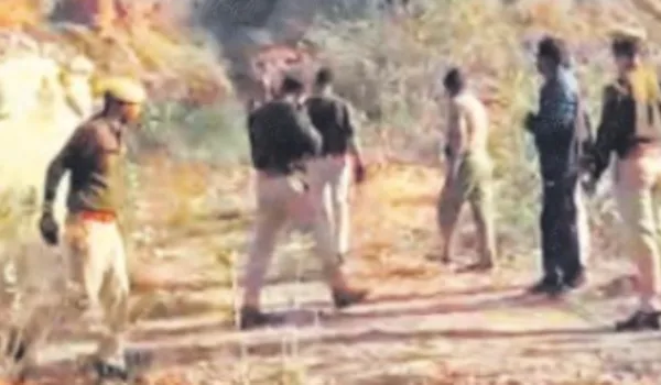 शौच के लिए निकली नाबालिग की हत्या, जंगल में मिला शव