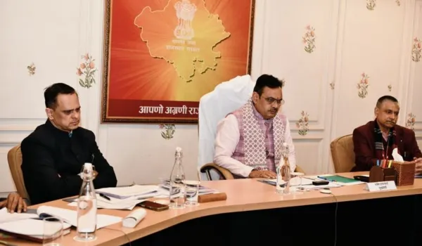 राजस्व लक्ष्य के लिए समर्पित होकर कार्य करें अधिकारी: CM भजनलाल