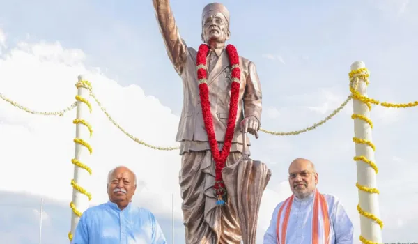 एक मंच पर नजर आए अमित शाह और मोहन भागवत