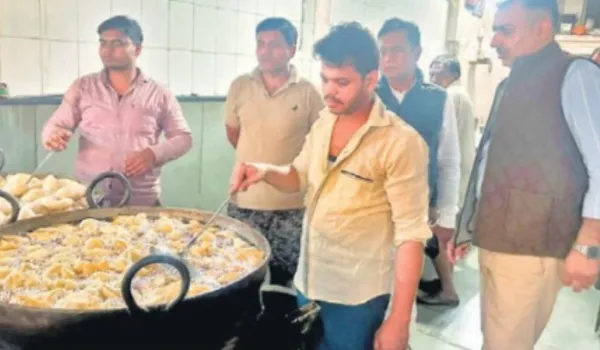 PHQ में हलवा-समोसे से बिगड़ी 10 पुलिसकर्मियों की तबीयत