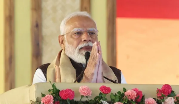 बांग्लादेशी घुसपैठिए कांग्रेस ने ही बसाए: पीएम मोदी