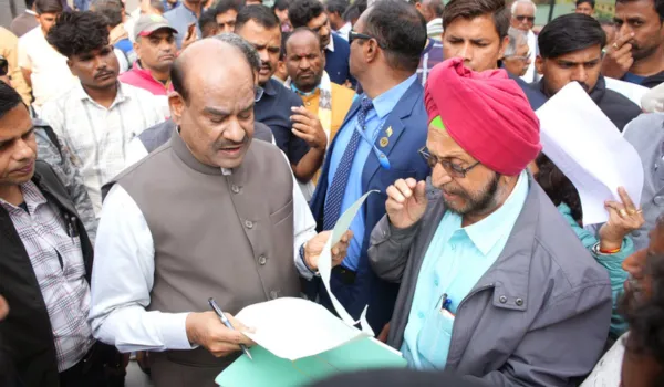 अब गांवों तक पहुंचेंगी हाईवे जैसी सड़केंः बिरला