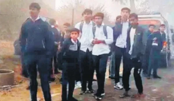 स्कूल बस-एंबुलेंस भिड़ी, चालक की मौत