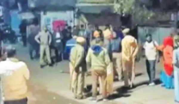 लाठी से पीट-पीटकर की दोस्त की हत्या