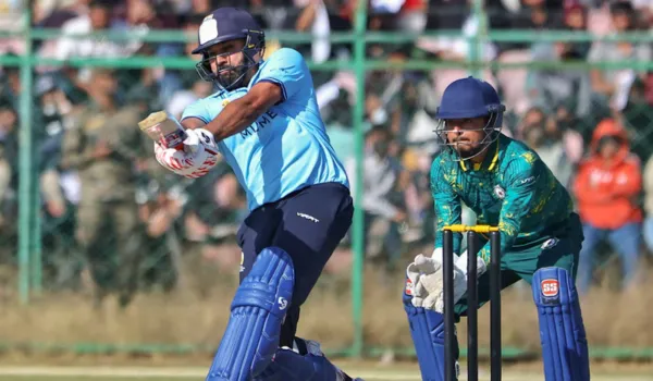 स्टेडियम में रोहित का शतक