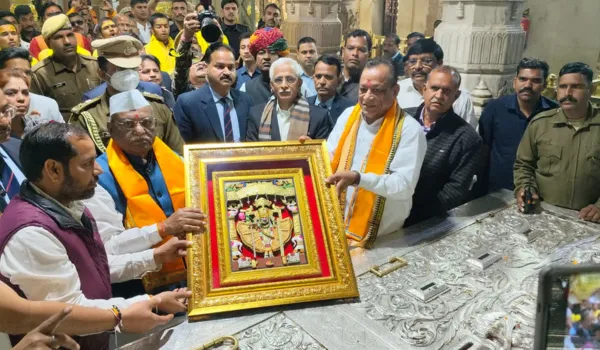 सभी को अच्छी शिक्षा दो, शिक्षा से ही समाज की गरीबी मिटेगी